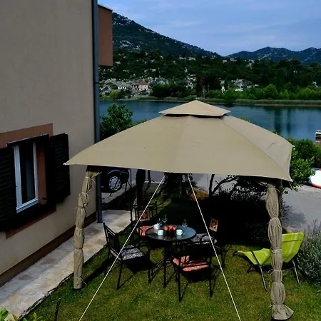 Apartment Cvijanovic Ploce (Dubrovnik-Neretva)